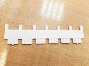 Lineāls adatu izbīdīšanai (1×3) LK150 4 klases adāmmašīnām (6,5mm starp adatām) (12434304)